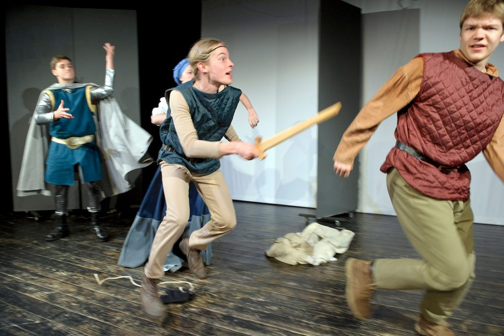 theater im enovum in Lüneburg Aufführung König Artus
