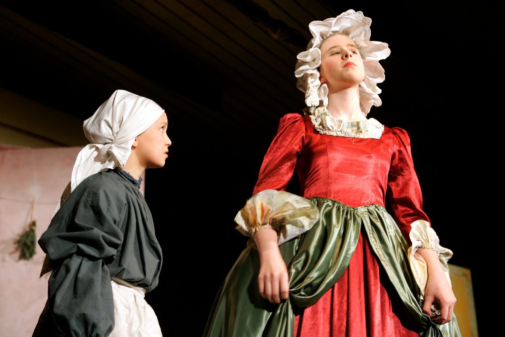 Theatertück im enovum in Lüneburg Aschenbrödel