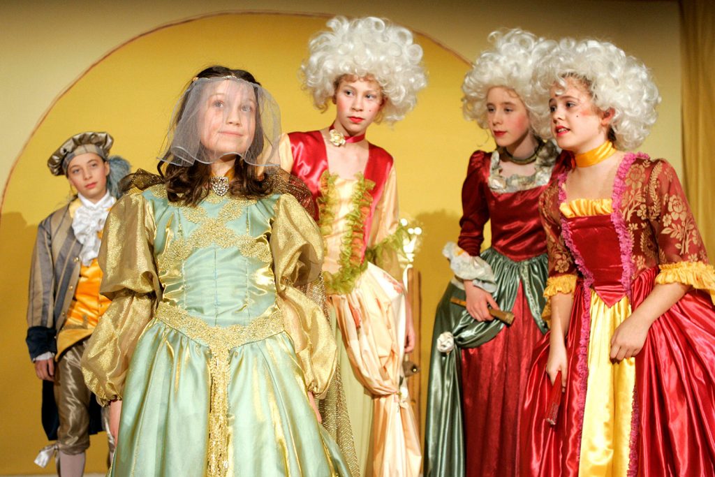 Theatertück im enovum in Lüneburg Aschenbrödel