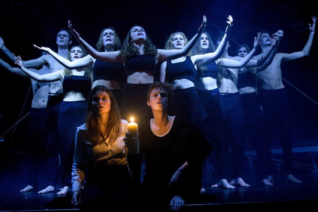 theater im enovum GP in Lüneburg Biedermann und die Brandstifter