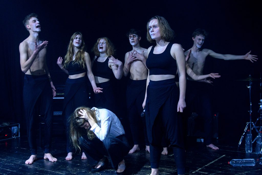 theater im enovum GP in Lüneburg Biedermann und die Brandstifter