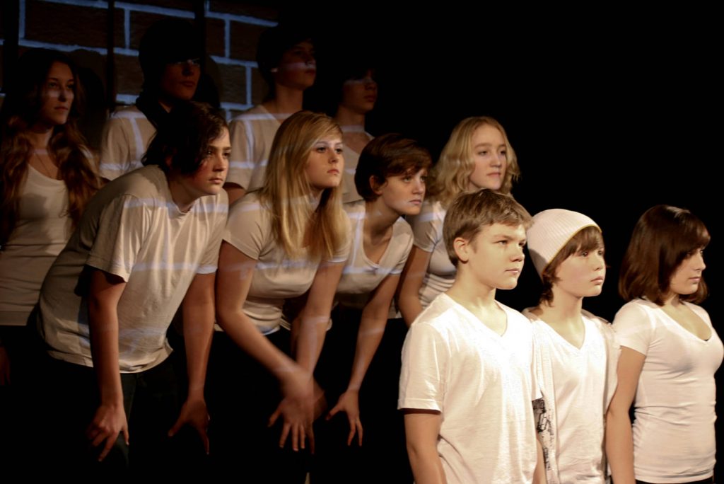 Theatertück Fallen Stones im enovum in Lüneburg