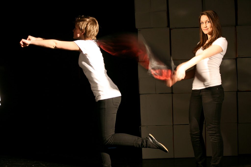 Theatertück Fallen Stones im enovum in Lüneburg