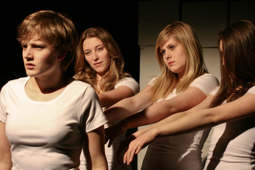 Theatertück Fallen Stones im enovum in Lüneburg