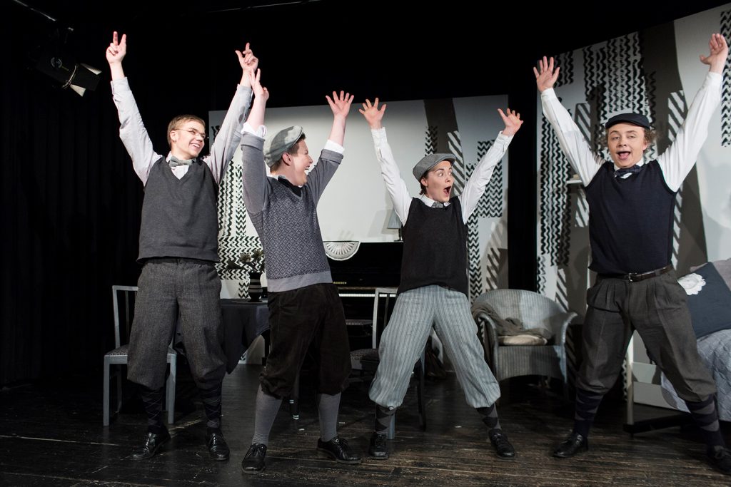 theater im enovum in Lüneburg Aufführung Feuerzangenbowle