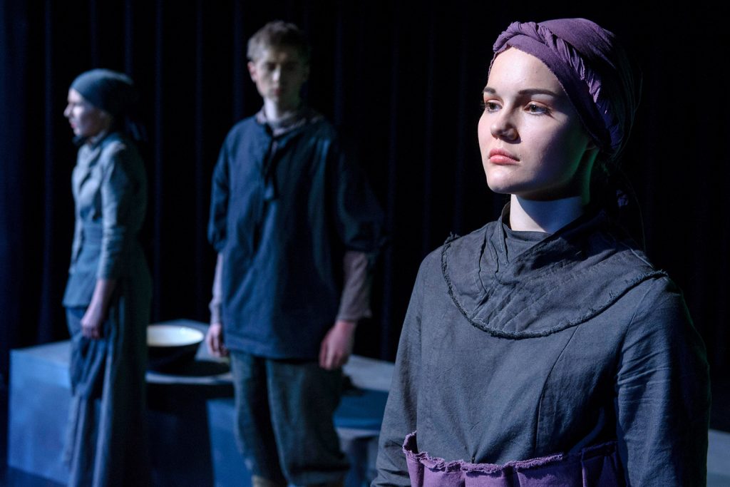 theater im enovum in Lüneburg Generalprobe Stück Hexenjagd