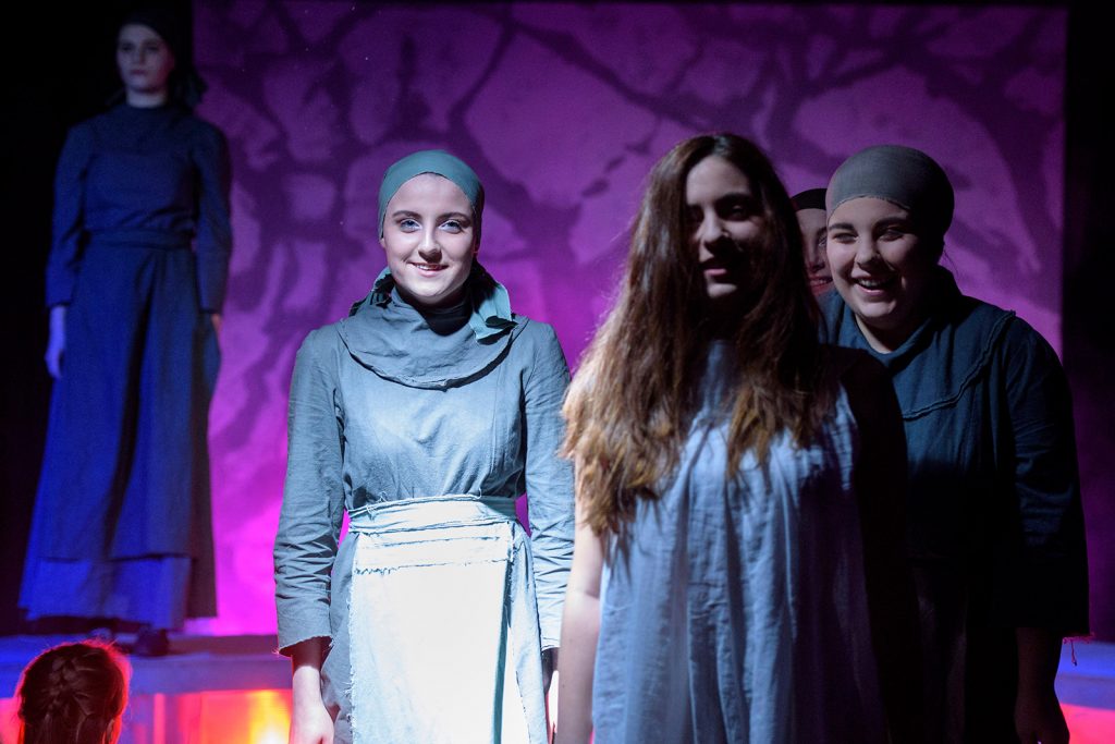 theater im enovum in Lüneburg Generalprobe Stück Hexenjagd