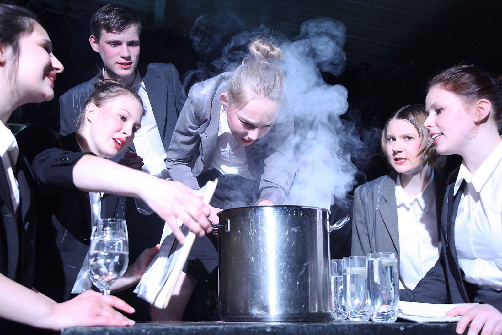 theater im enovum in Lüneburg Stück Jekyll and Hyde