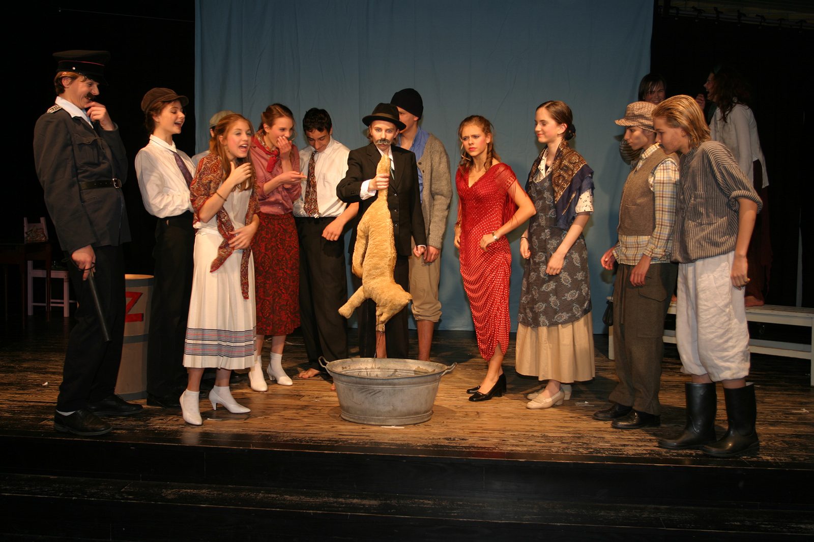 Theatertück im enovum in Lüneburg Die rote Zora