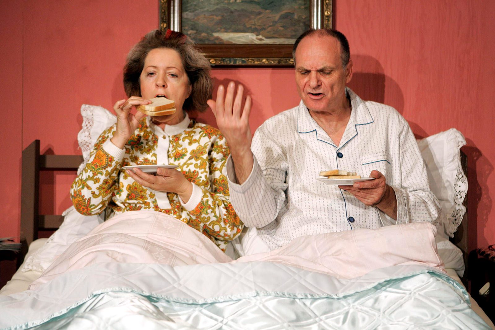 Theatertück im enovum in Lüneburg Schlafzimmergäste