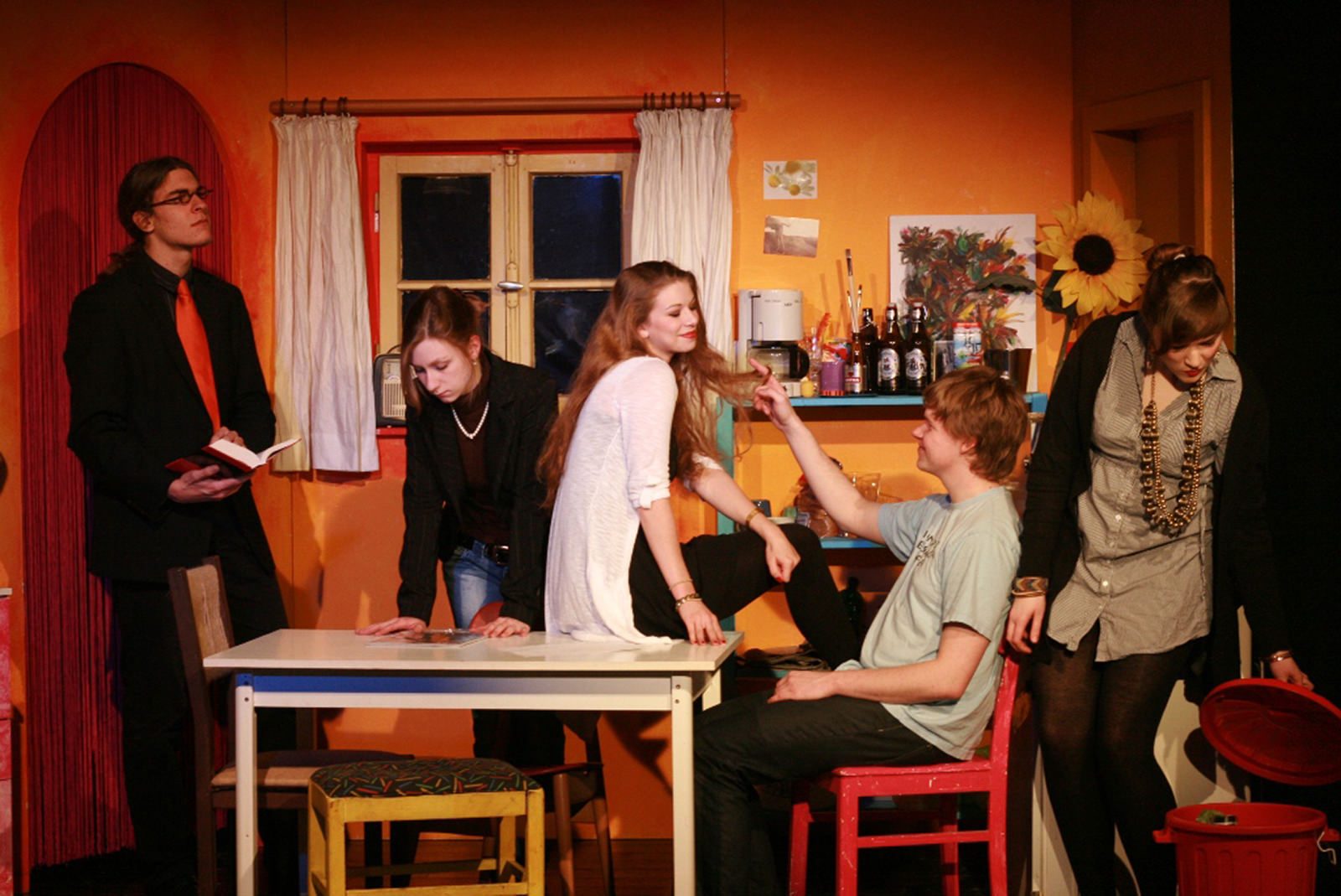 Theatertück im enovum in Lüneburg SiX-Pack Neues aus der Schröderstraße