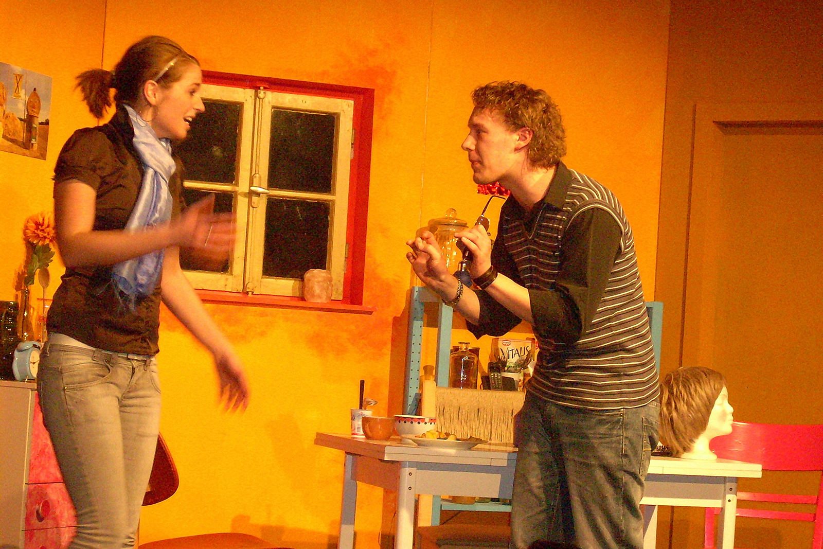 Theatertück im enovum in Lüneburg SiX-Pack Neues aus der Schröderstraße