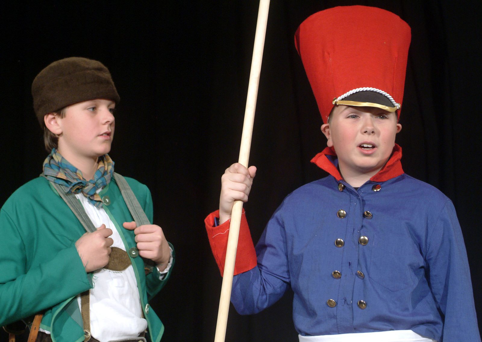 theater im enovum in Lüneburg Stück Der Teufel mit den 3 goldenen Haaren